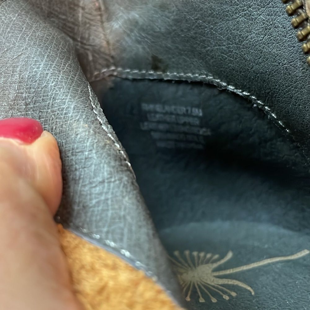 OTBT Rhinelander Leather Zip Up Booties - 7.5 - Picture 9 of 10